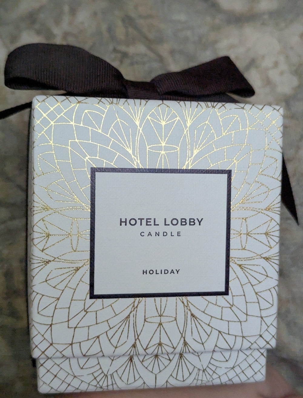 Empty Hotel Lobby Collextion Candle Box With Bow And Hotel Card In Scent Holiday